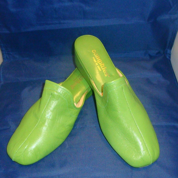 Vintage OOMPHIES Granada Lime Green Leather Slippers/House Shoe Size 9 (New Old Stock)