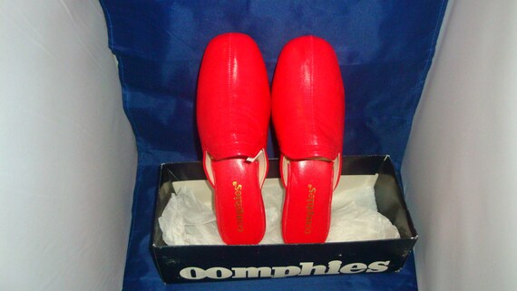 Oomphies bedroom slippers 2025