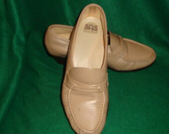 SAS  Tripad Comfort Beige Leather Heel Loafer Shoes Size 7N