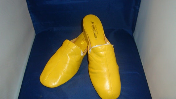 Oomphies slippers for womens hot sale