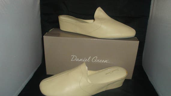 daniel green bedroom shoes
