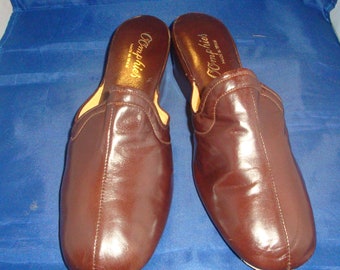 Vintage OOMPHIES Granada Dark Brown Leather Slippers/House Shoe Size 7 (New Old Stock)