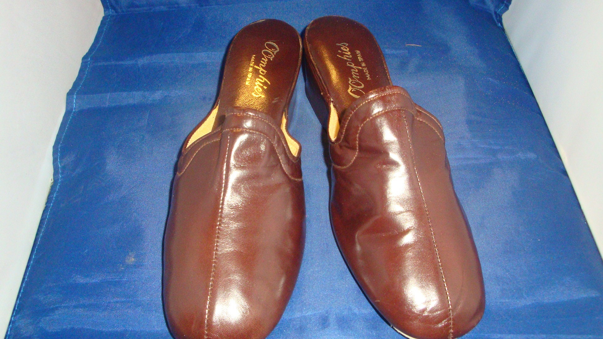 Oomphies slippers sale