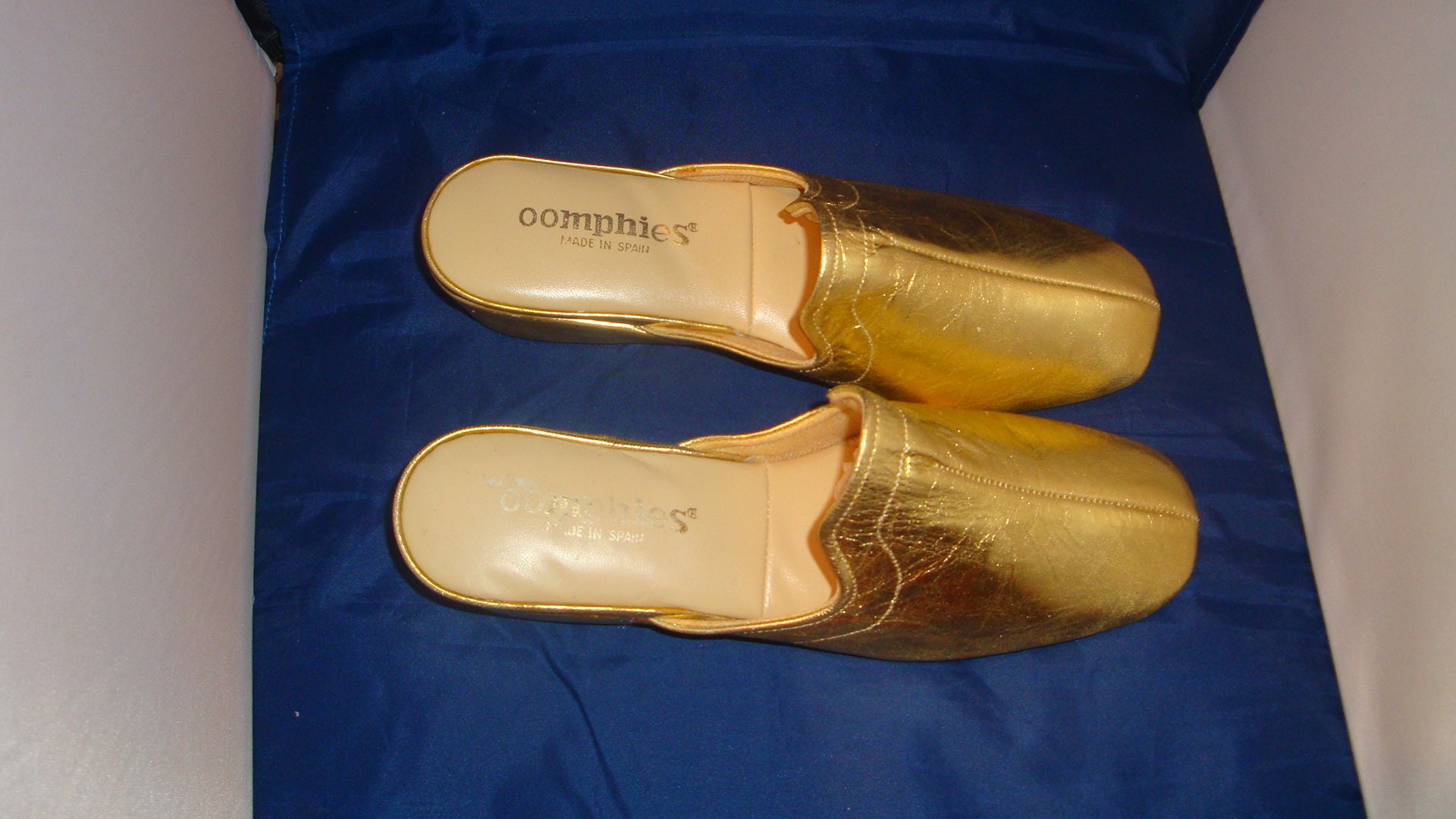 Oomphies bedroom cheap slippers
