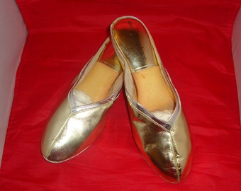 Vintage Jacques Levine "V" Classic Gold/Silver Leather Slippers/Shoes(1970s) Size 8 (New Old Stock)