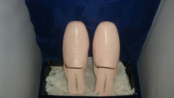 Oomphies slippers sales