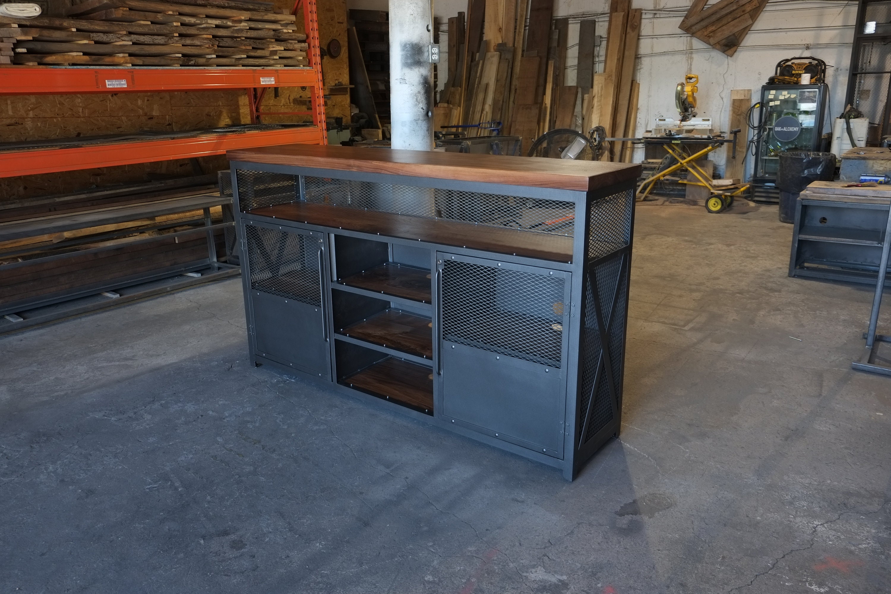 Gabinete de licores de nogal industrial moderno vertical / | Etsy