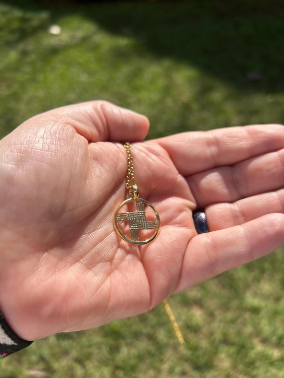 Ciondolo Croce Di Brigida – Collana Celtica Irlandese – Peltro Argento – 46 Cm Catena Inclusa