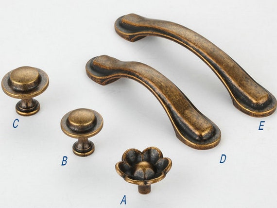 Mixed Use 5.5/" Fleur-de-lis Decorative Brass Backplate without Knob