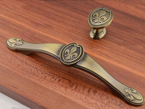 3 75 Fleur De Lis Drawer Knobs Pulls Handles Dresser Etsy