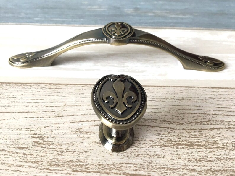 fleur de lis cabinet knobs and pulls