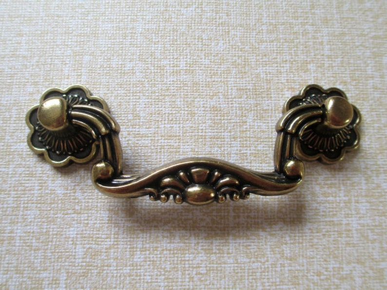 3 3.75 Shabby Chic Dresser Pull Drawer Pulls Handles Antique Bronze Sun Flower Cabinet Handle Vintage Furniture Drop Bail 76 96 mm
