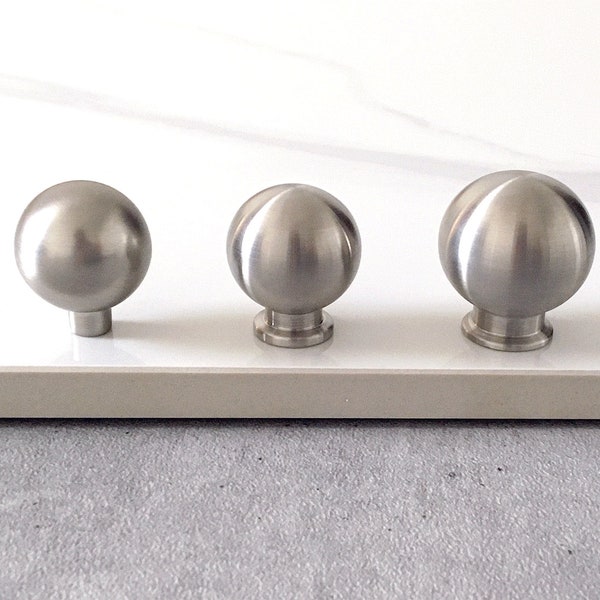 Bouton boule en nickel Boutons de tiroir Commode Tire poignées Boutons d'armoire Poignées Bouton de traction Nickel brossé Meubles de cuisine solides Lynns Hardware