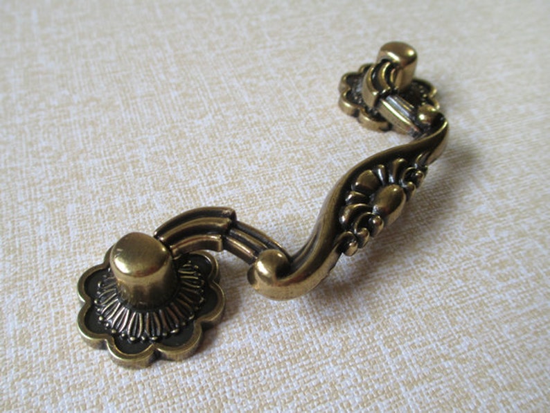 3 3.75 Shabby Chic Dresser Pull Drawer Pulls Handles Antique Bronze Sun Flower Cabinet Handle Vintage Furniture Drop Bail 76 96 mm