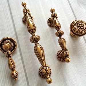 2.5" 3.75" Dresser Knobs Pulls Drawer Pull Handles Gold Brass Rustic Kitchen Cabinet Knob French Provincial Vintage Furniture Hardware 64 96