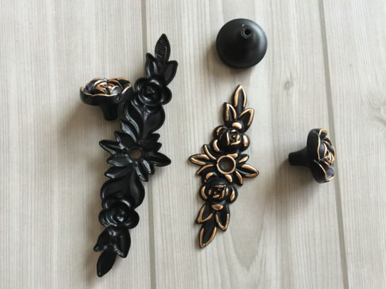 Shabby Chic Dresser Drawer Knobs Pulls Handles Black Gold Rose Flower Kitchen Cabinet Knobs Handles Pull Ornate Knob Back Plate Hardware
