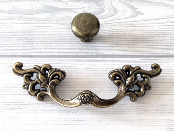 Antique Brass One Bail Dresser Drawer Handle Victorian Pull Vanity Cabinet Decor Antique Brass One Bail Dresser Drawer Handle Victorian Pull Vanity Cabinet Decor