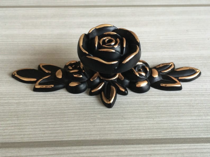Shabby Chic Dresser Drawer Knobs Pulls Handles Black Gold Rose Flower Kitchen Cabinet Knobs Handles Pull Ornate Knob Back Plate Hardware