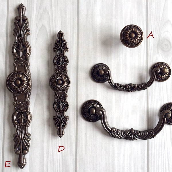 Vintage Style Dresser Knob Pull Drawer Knobs Pulls Handles Antique Brass Rustic Country Kitchen Cabinet Door Knobs Furniture Ornate Hardware