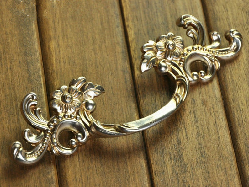 2.5 Shabby Chic Dresser Knobs Pulls Drawer Pulls Handles Knobs Antique Silver Kitchen Cabinet Handles Pulls Knob Decoration French Pulls