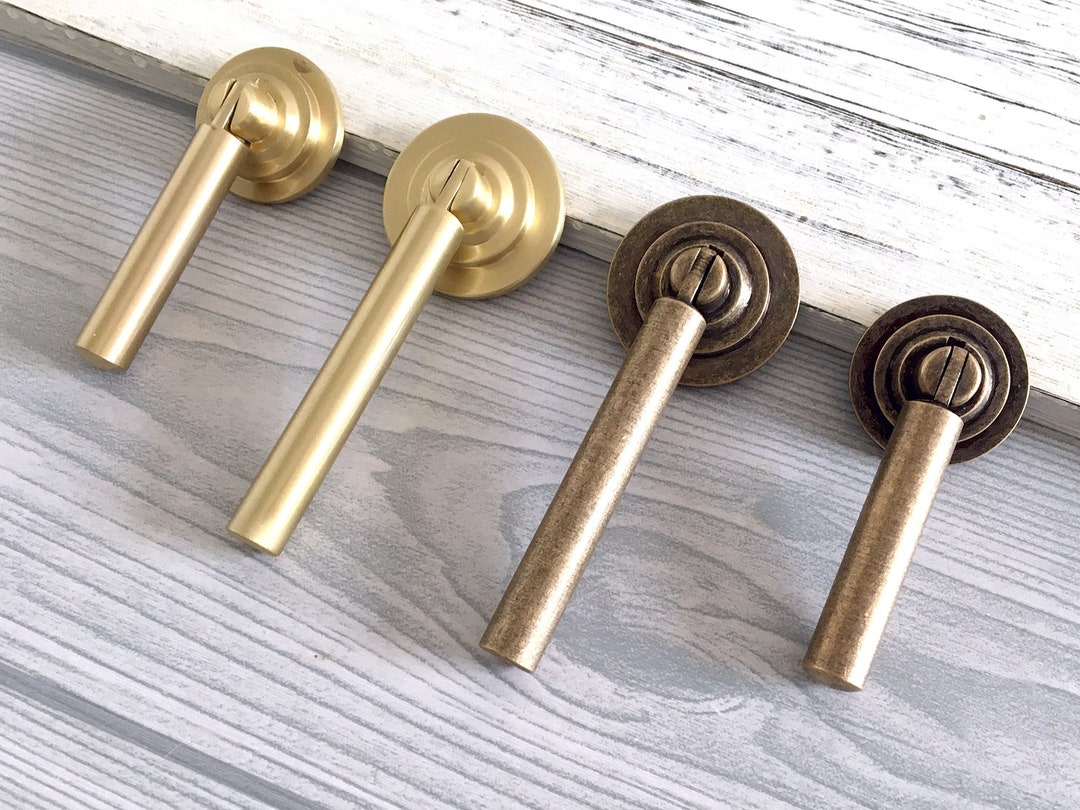 thumbnail interactive-video image 1 of Golden Brass Deer Face Main Door Pull Handle, Size: 14inch, Nickel At 1 of 13