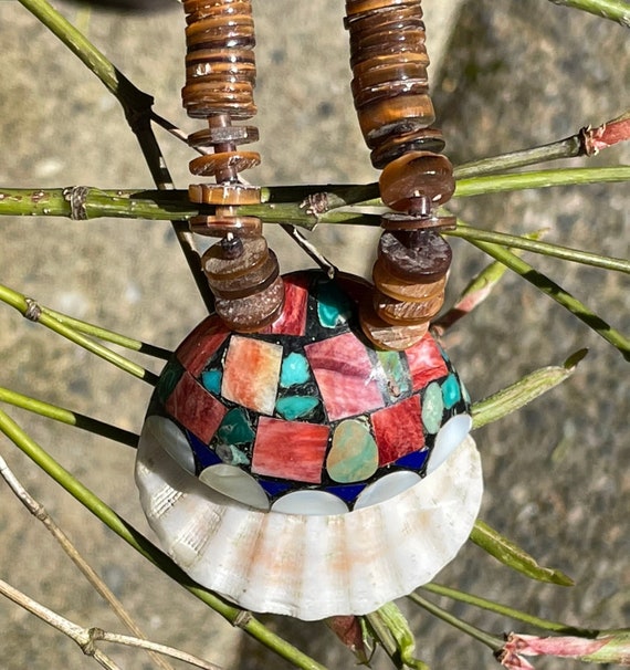 Santo Domingo Kewa Inlaid Shell Necklace