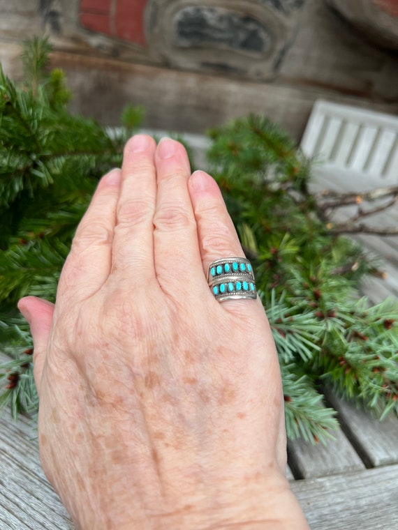 Vintage Zuni Needlepoint Turquoise Double Row Ring - image 5