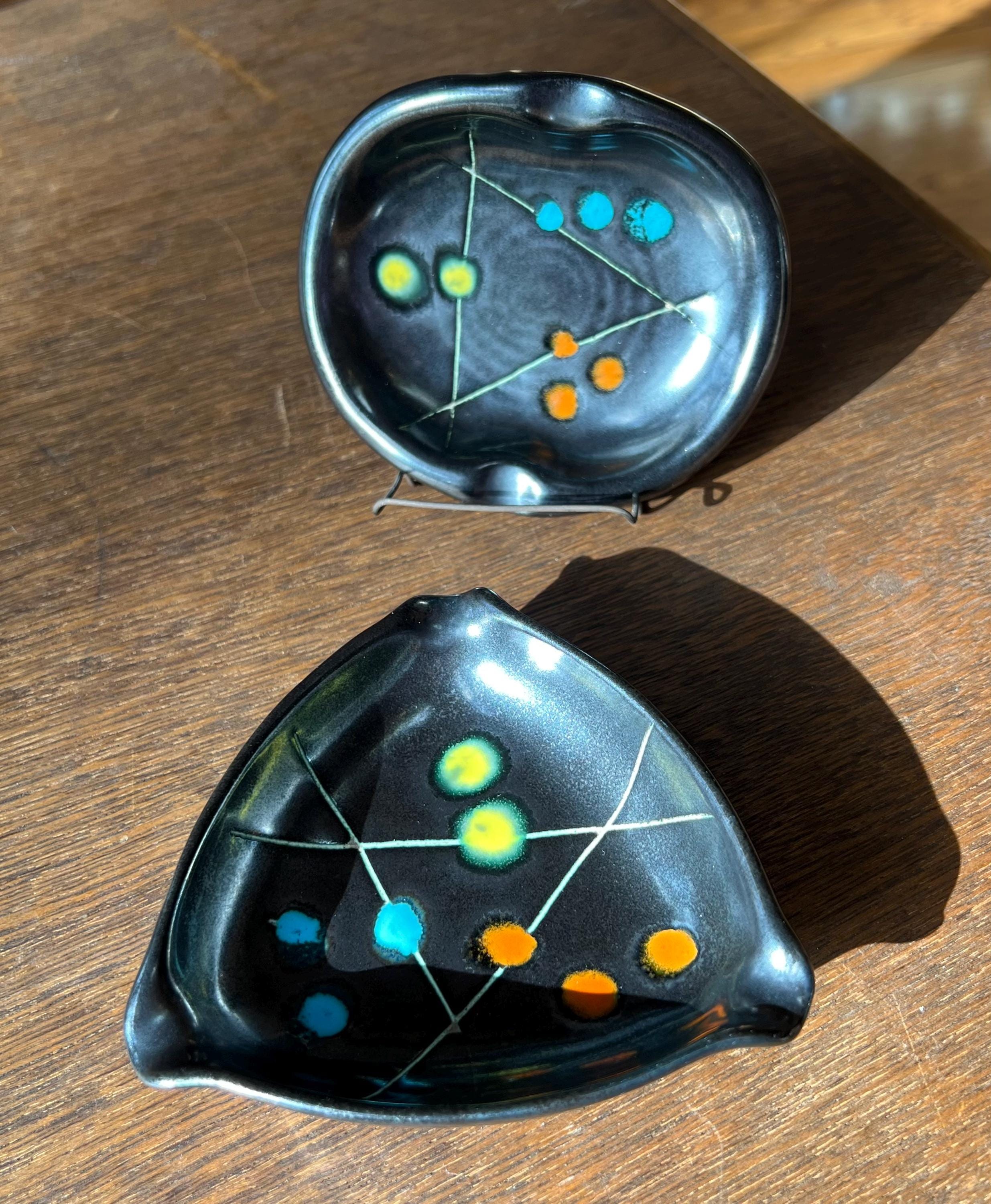 激レア KAWS × Gallery1950 ASHTRAY 灰皿 激レア KAWS × Gallery1950 ASHTRAY 灰皿