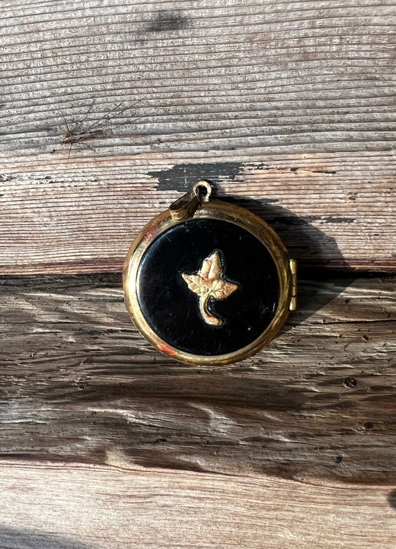 Beautiful Double Sided Victorian Mourning Locket … - image 4