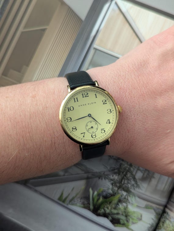 Vintage ANNE KLEIN Gold Tone Quartz Watch With New Black  display picture 3