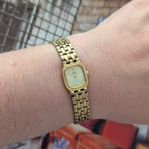 レディース セイコー オクタゴンケース ゴールド文字盤 ドレスウォッチ 稼働品 SEIKO - 141 稼働 SEIKO 時計 レディース オクタゴン ゴールド