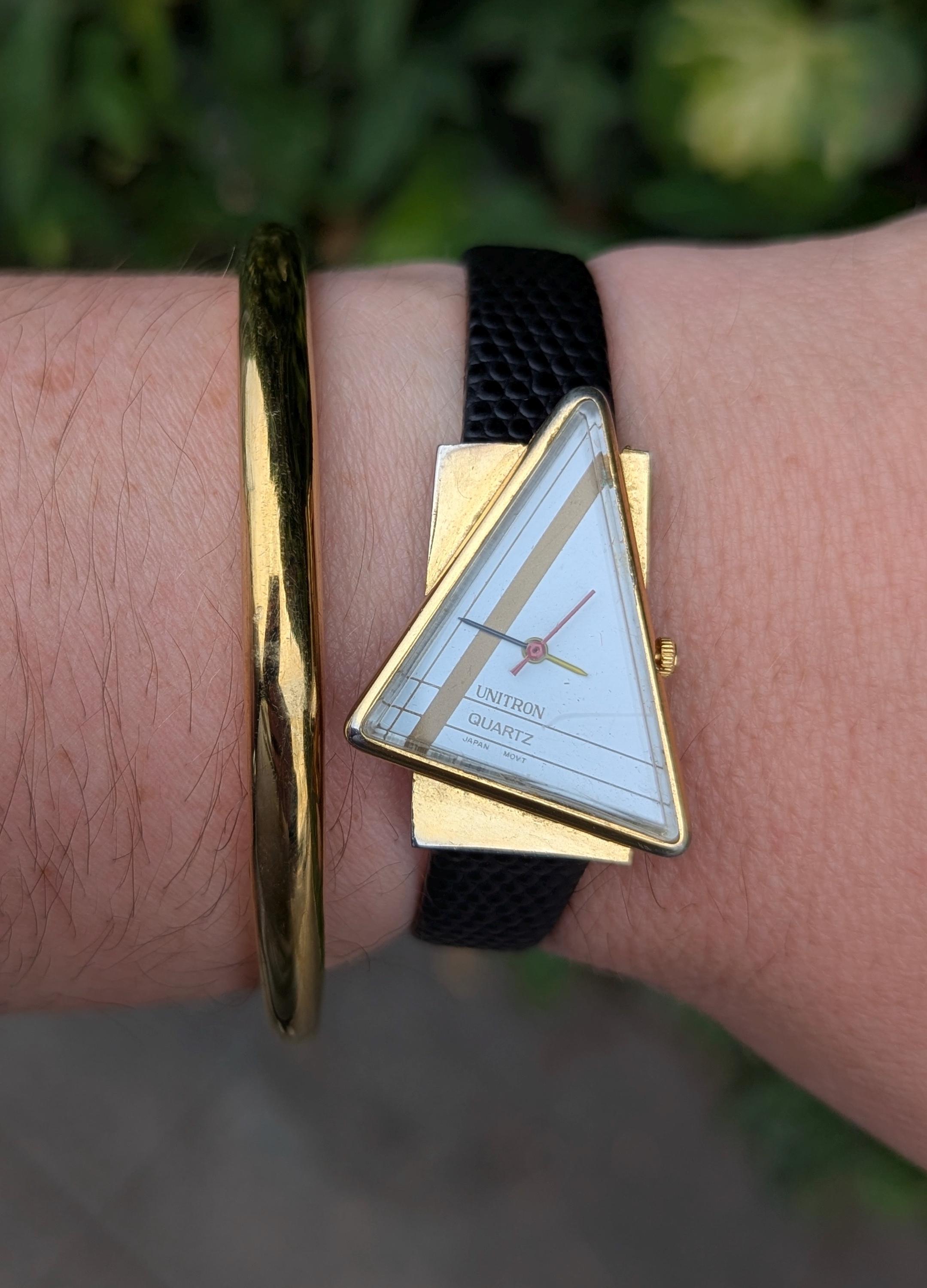 Vintage UNITRON Gold Tone Quartz Watch With Triangle Bezel  display picture 1