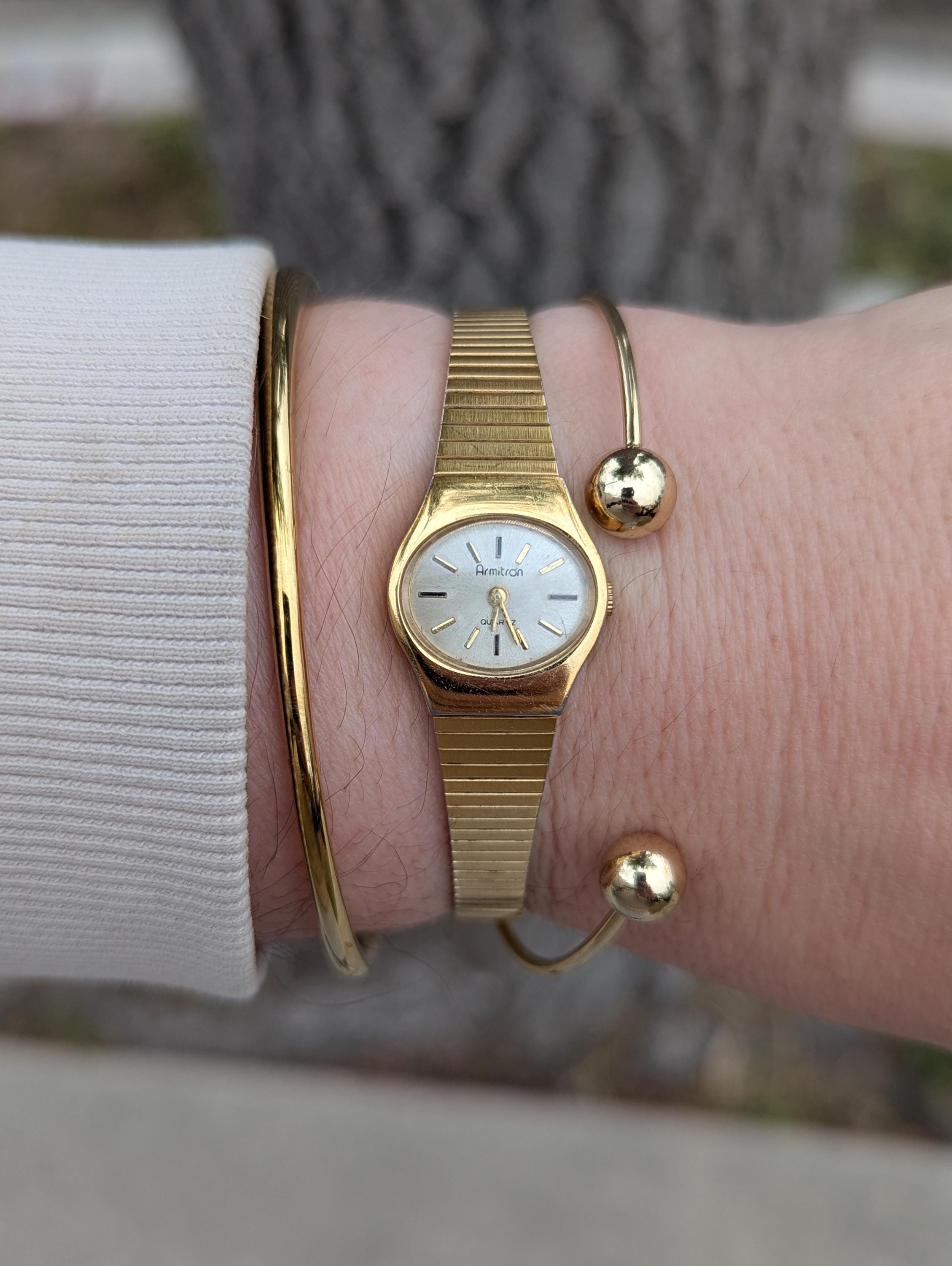 Vintage Armitron Quartz Classic Retro Gold Watch Vintage Vault main image 2