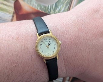 Vintage ORVIS Dual Face Gold Tone Quartz Watch With New  display picture 3