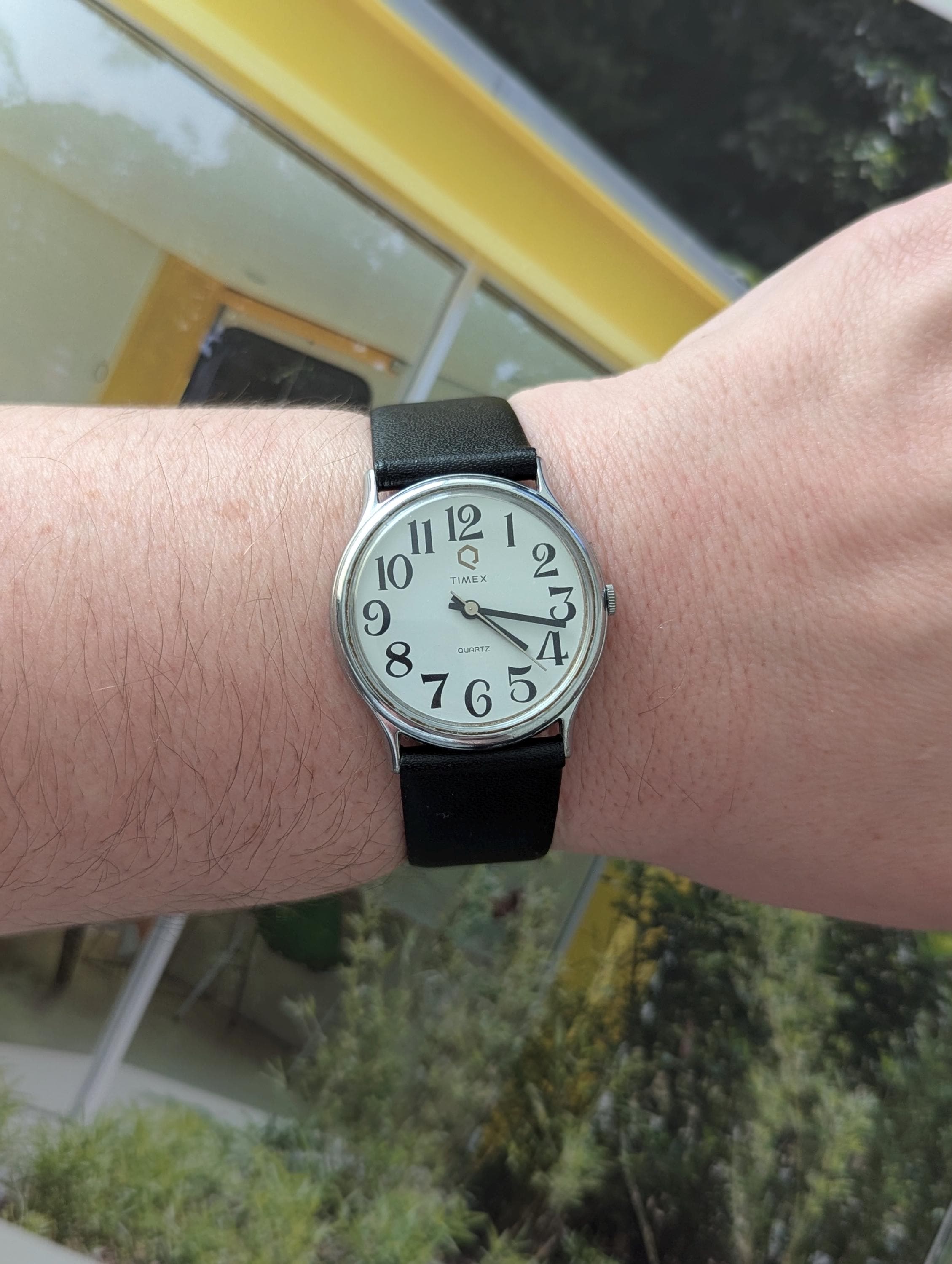 Vintage Timex Silver-tone Black Leather Strap Quartz Watch Working New Battery Vintage Timex 377 BA CELL Silver Tone Quartz Analog Women main image 3