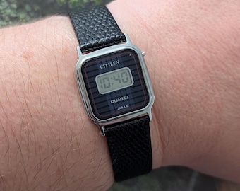 Vintage 1980s Innovative Time Digital Watch Polished Chrome  display picture 2