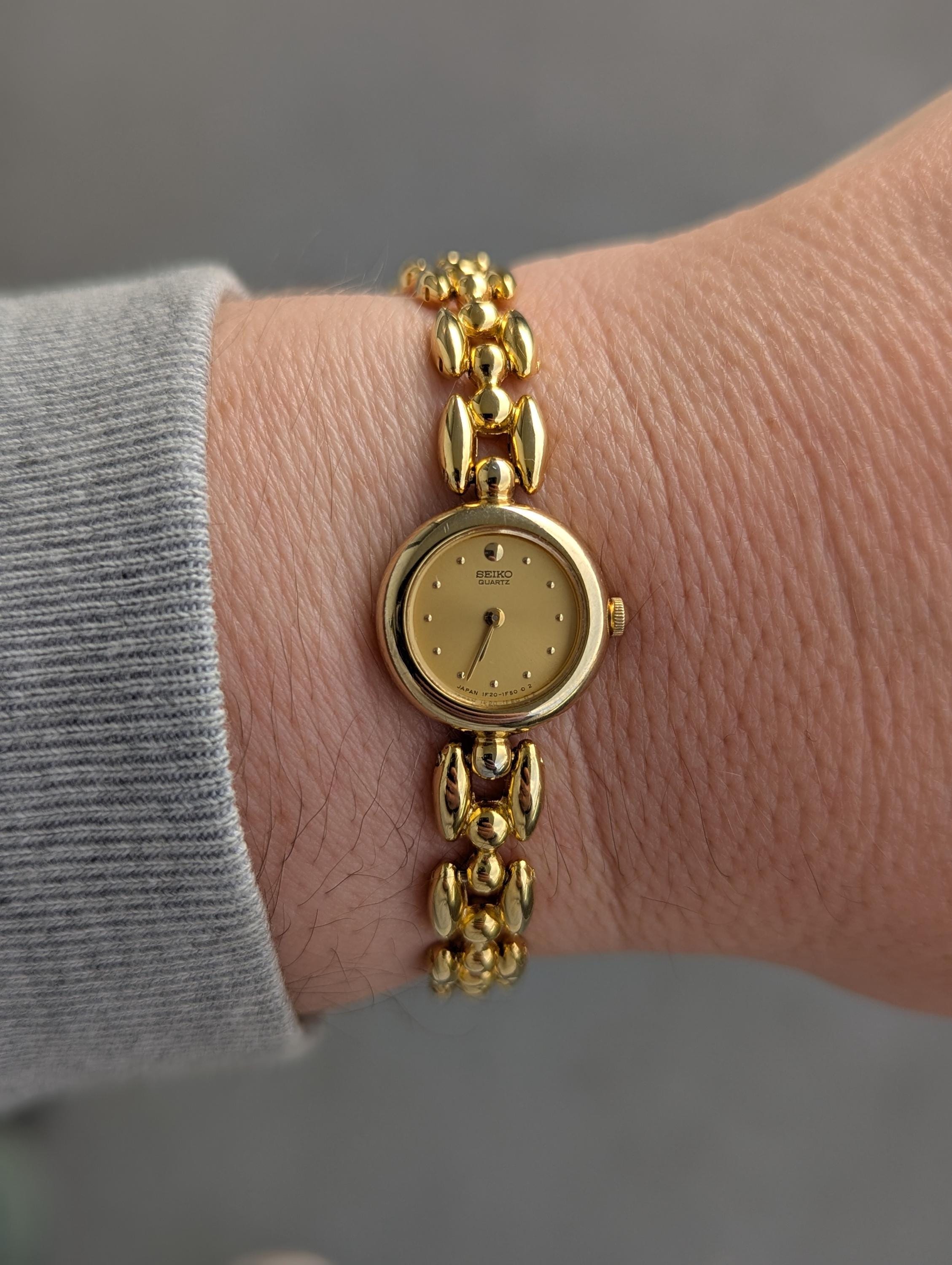 Vintage SEIKO Gold Tone Quartz Watch With Gold Tone Band and  display picture 2