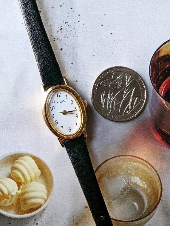 Vintage TIMEX Quartz Watch Gold Tone Bezel, White… - image 4