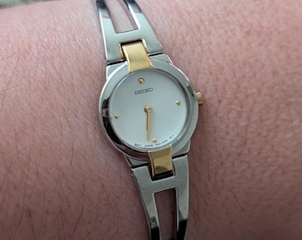 Vintage Seiko Two Tone Quartz Watch with Round Face and New Battery. Best fits 7” wrist or smaller. *PLUS SIZE AVAILABLE*