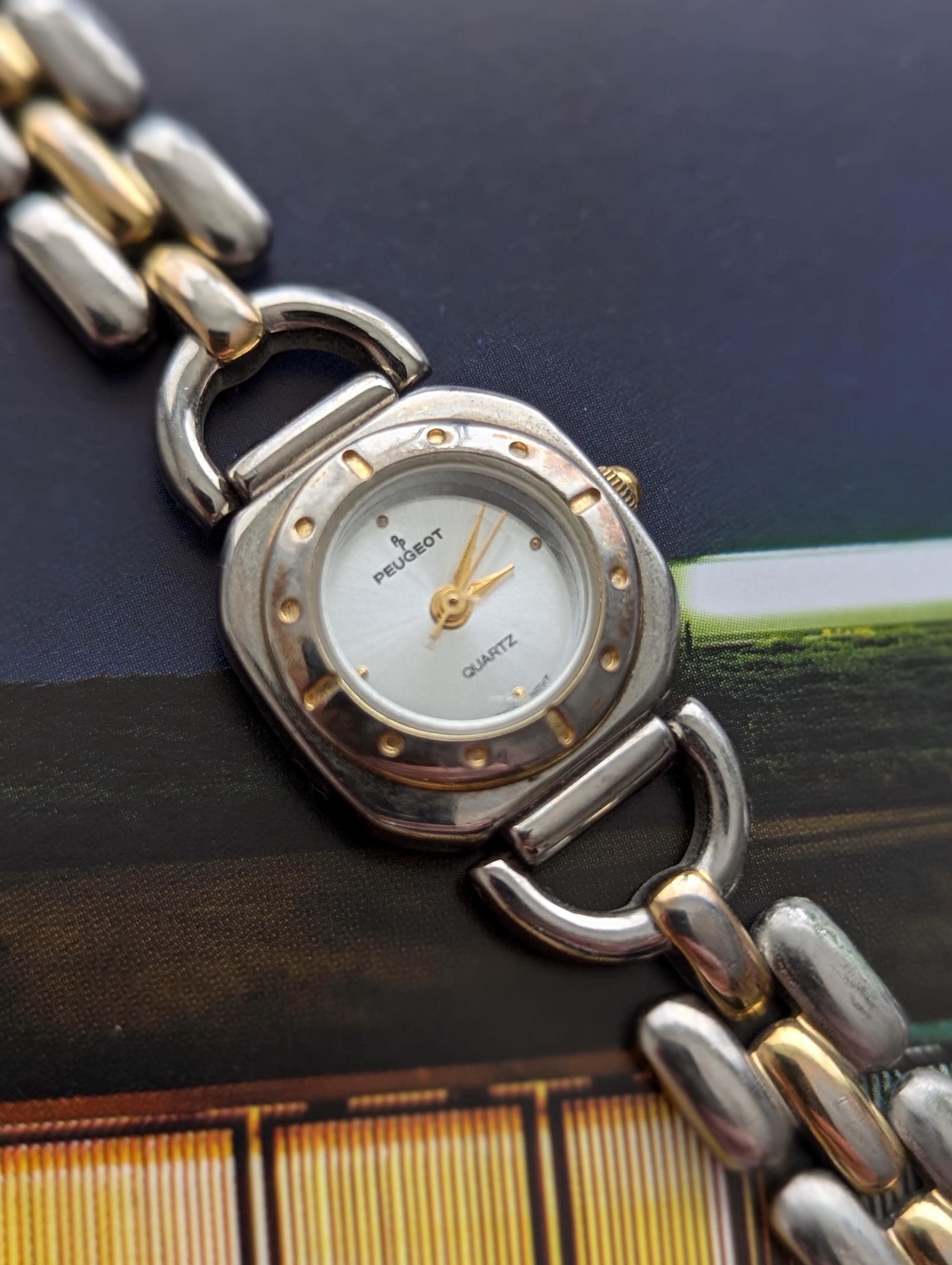 Vintage PEUGEOT Two Tone Tone Quartz Watch With New Battery  display picture 3