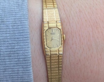 Vintage Leather Strap Gold Tone Quartz Watch