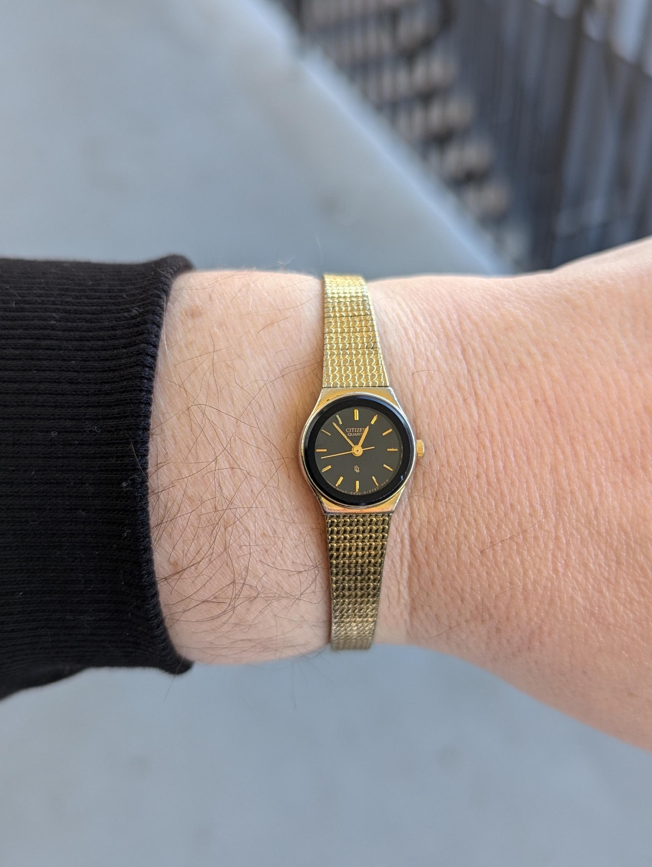 Vtg Womens Citizen Quartz Gold Tone 17mm Black Dial  - Vintage NWT - 6.5” Citizen Quartz Dainty Womens Watch 17mm Gold Tone Rectangle  main image 4
