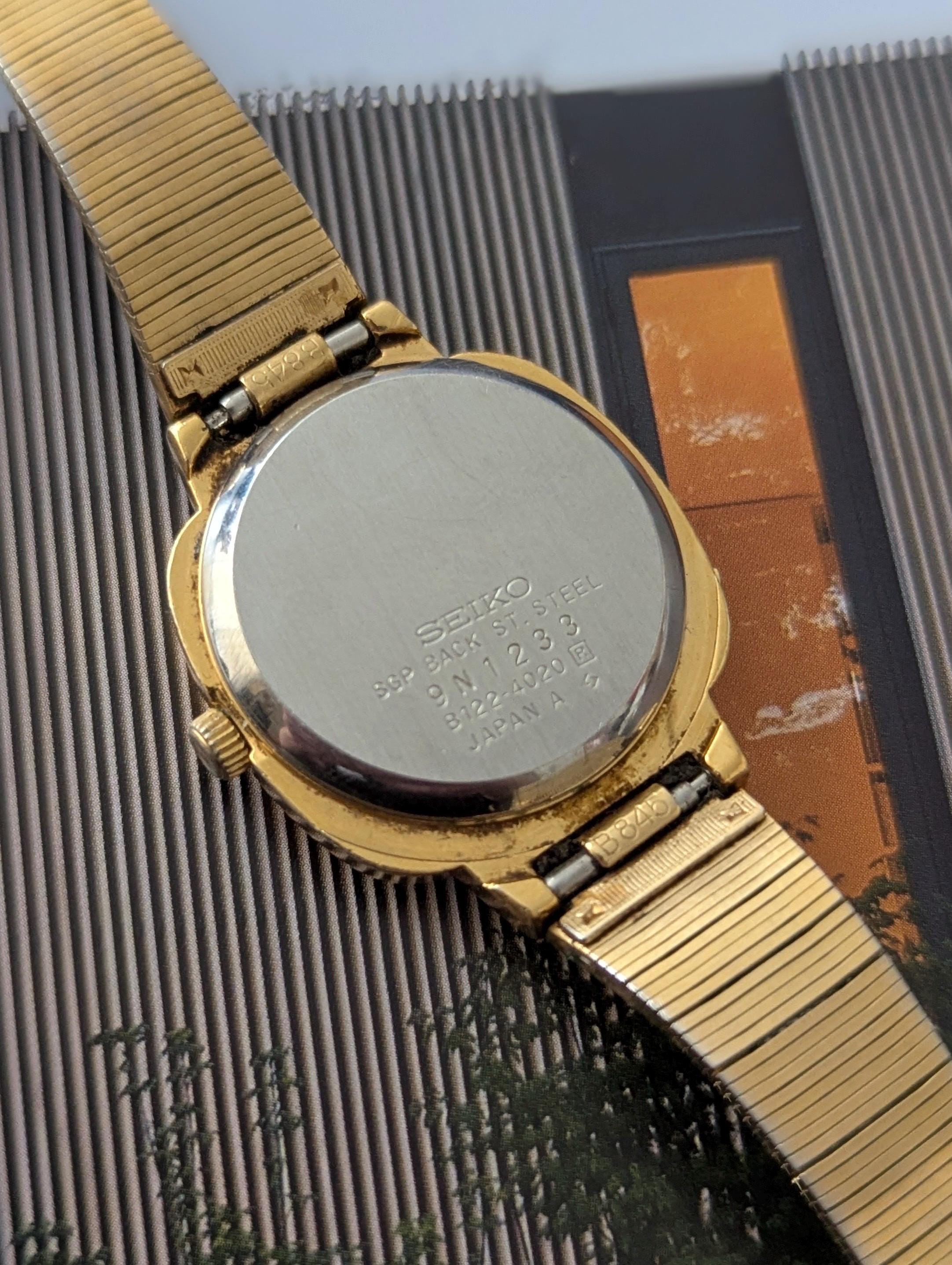 Vintage SEIKO Gold Tone Digital Quartz Watch With Original  display picture 3