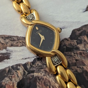 Vintage SEIKO Gold Tone Quartz Watch With Triangle Case, Crystal Detail and New Battery. Best Fits 6” wrist or smaller.