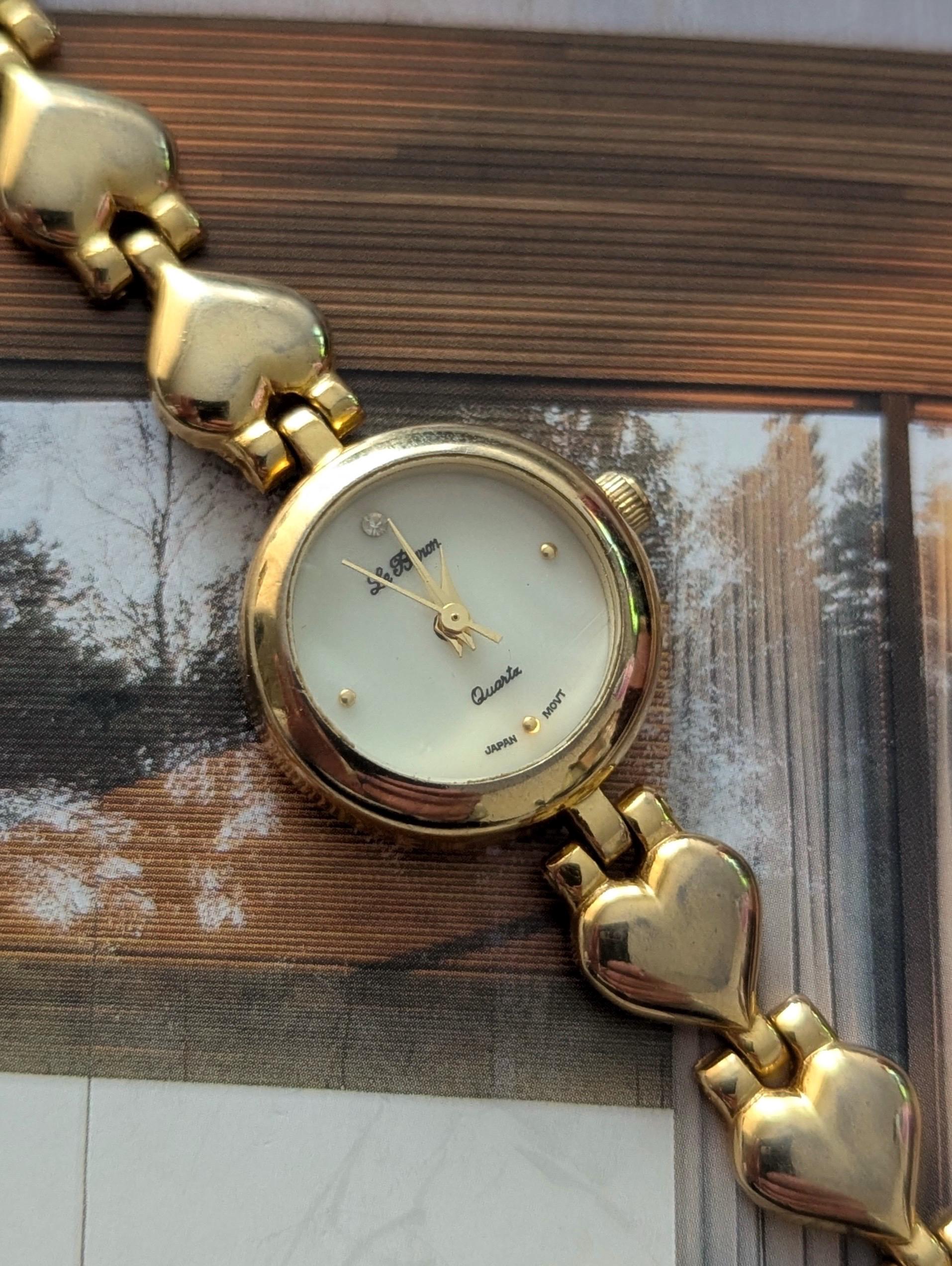 Gold Vintage‎ Le Baron Watch Mother Of Pearl Chunky Goldtone Stretch band Vintage Le Baron Womens Watch 24mm Gold Tone Faux Pearl New  main image 2