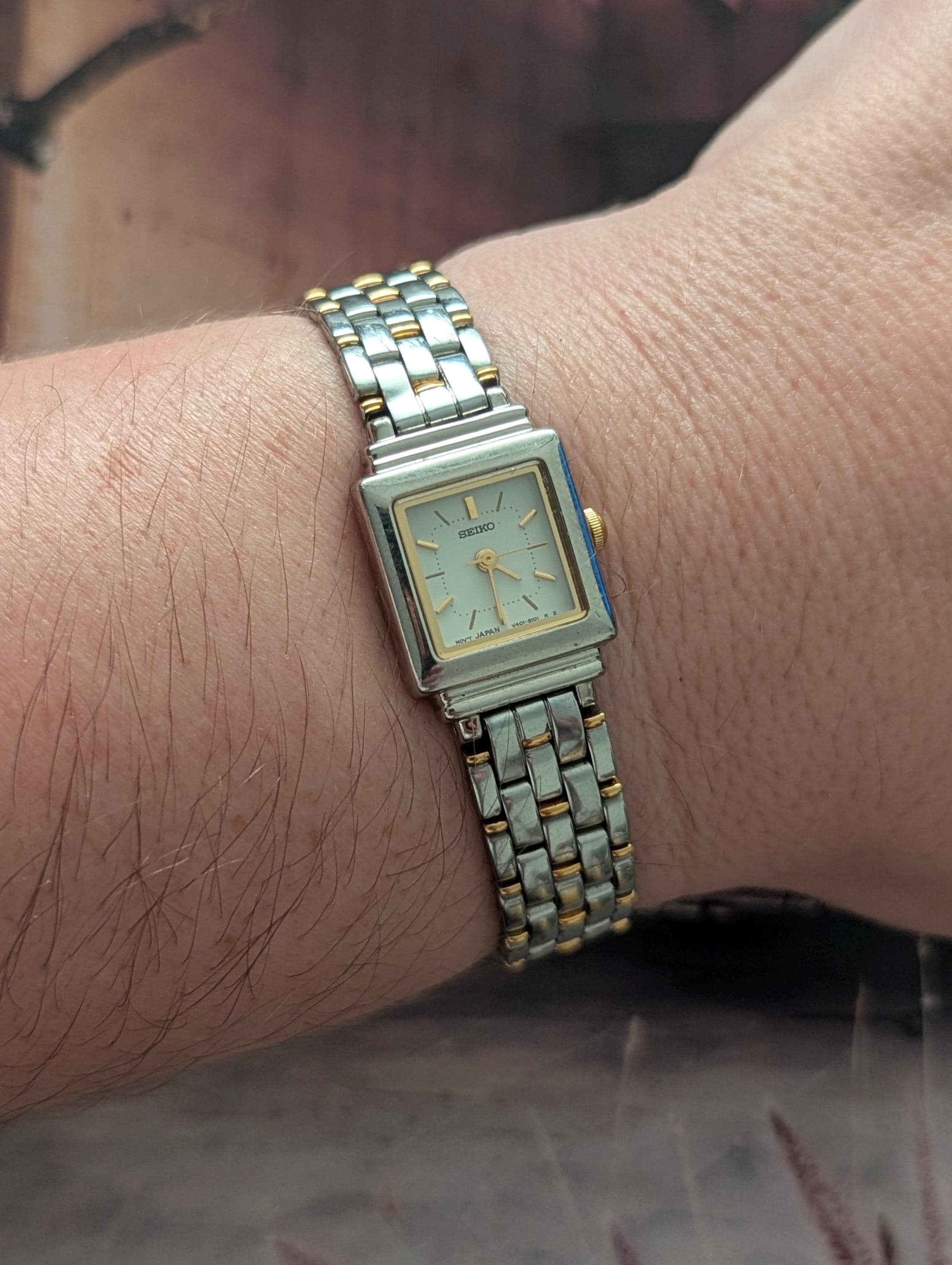 Vintage seiko tank square 1985年製 Vintage SEIKO Two Tone Tank Quartz Watch With Square Bezel and New