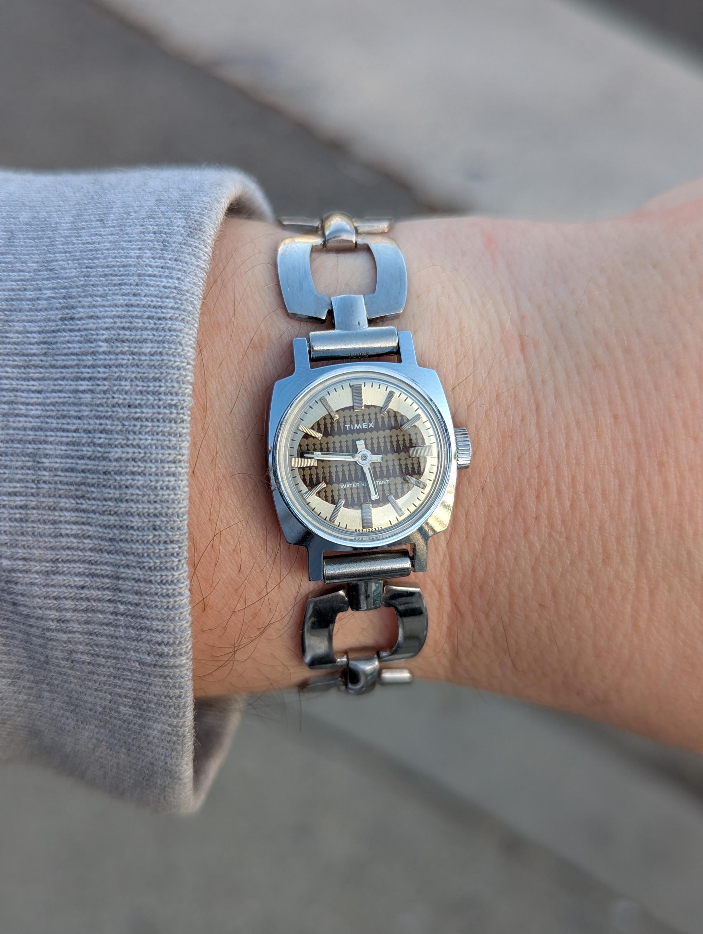 Vintage TIMEX Silver Tone‎ Winding Watch with Brown Face ? GEM ALERT: The 1976 Lexington Reissue ? ? Comment  main image 4