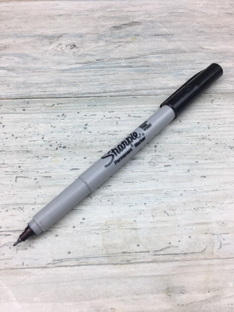 Add On to Your Order: Ultra Fine Point Sharpies für Signaturen, MeganHStudio Bild 4