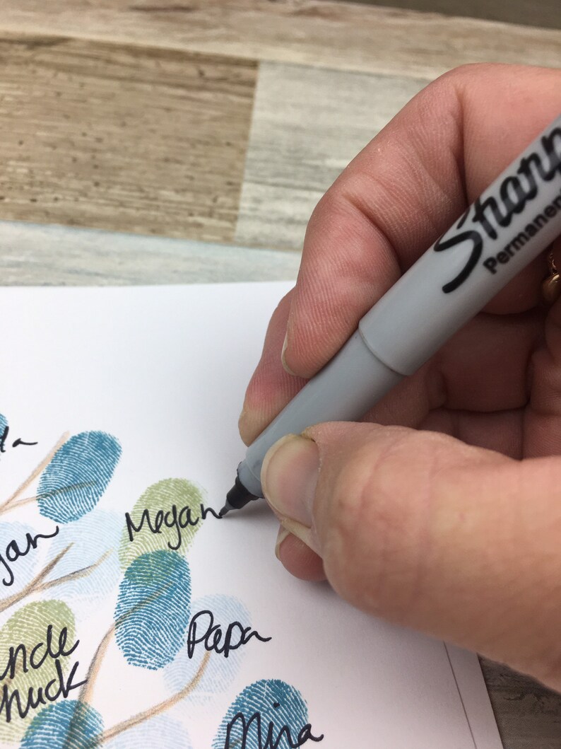 Add On to Your Order: Ultra Fine Point Sharpies für Signaturen, MeganHStudio Bild 3