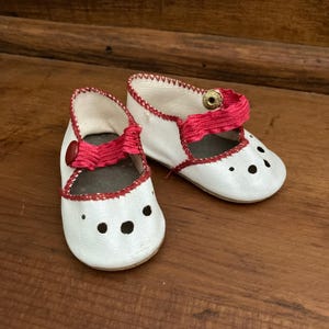 Vintage German Doll Shoes for Kathe Kruse Doll VIII, c1930s or 1940s. Good Condition.